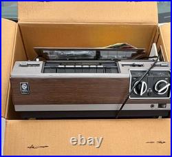 GE VHS Video Cassette Recorder VQL0688 With Cables Manuals Vintage 1970s