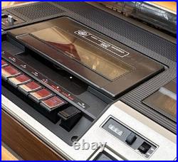 GE VHS Video Cassette Recorder VQL0688 With Cables Manuals Vintage 1970s