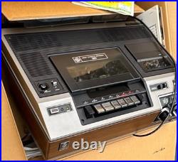 GE VHS Video Cassette Recorder VQL0688 With Cables Manuals Vintage 1970s