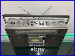HITACHI TRK-8800 FM/AM Radio/Cassette Boombox. Excellent Vintage System