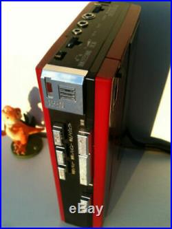 SANYO MR-51 Cassette-Corder Walkman Kassette Recorder Red Garnet Glossy Vintage