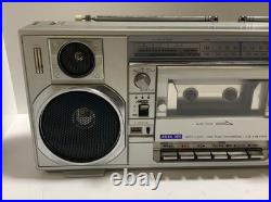 SANYO MR-V8 Radio Cassette Recorder Player FM/AM 2-Band Stereo Vintage #W1286 SANYO MR-V8 Radio Cassette Recorder Player FM/AM 2-Band Stereo Vintage #W1286