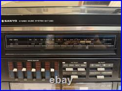 Sanyo Stereo/Cassette/Turntable- Stereo Music System GXT 220. Vintage