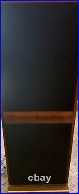 Soundesign 6871 AM/FM Cassette Turntable Stereo Wide Range Speakers, Cabinet VTG