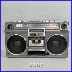 TOSHIBA BOMBEAT 12 RT-8900S Boombox Stereo Radio Cassette Recorder vintage TOSHIBA BOMBEAT 12 RT-8900S Boombox Stereo Radio Cassette Recorder vintage