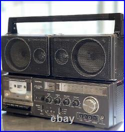 TOSHIBA RT-8700S Stereo Radio Cassette Recorder Boom Box vintage