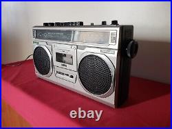 VINTAGE HITACHI TRK 7300H BOOMBOX STEREO CASSETTE TAPE PLAYER FM/MWithLW 1981
