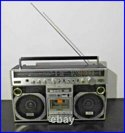 VINTAGE RADIO CASSETTE PLAYER/RECORDER TOSHIBA RT-8890S From 80's