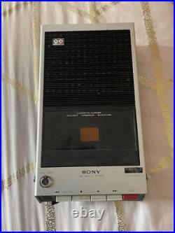 VINTAGE SONY TC-110A PORTABLE CASSETTE TAPECORDER and Case (no cables) VINTAGE SONY TC-110A PORTABLE CASSETTE TAPECORDER and Case (no cables)