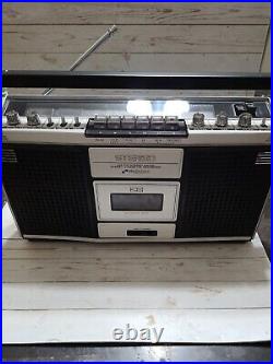 Vintage 1980's MacDonald Instruments AM/FM Cassette Recorder Boombox 6-33-67