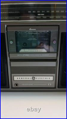 Vintage General Electric 3-5252D Boom Box AM/FM Cassette Recorder TESTED WORKS Vintage General Electric 3-5252D Boom Box AM/FM Cassette Recorder TESTED WORKS