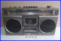 Vintage HITACHI TRK-7100E BOOMBOX GHETTO BLASTER STEREO RADIO CASSETTE RECORDER