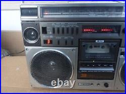 Vintage HITACHI TRK-8610W 3-Way Boombox Cassette Tape Recorder AM/FM/SW