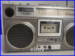 Vintage Hitachi trk-8020H FM/AM Stereo Cassette Recorder