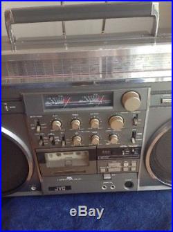 Vintage JVC Boombox RC-M90 Recording/Radio/Cassette Boombox 70's-80's Read