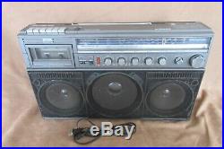 Vintage Magnavox D8443 AM/FM/SW1/SW2 Cassette Recorder BOOMBOX, working