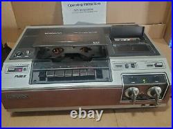 Vintage Magnavox VK8222BR01 Top Loading Video Cassette Recorder Wood Grain VCR