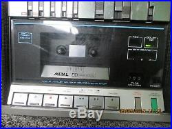Vintage Pioneer Portable Stereo Fm/am Radio Cassette Recorder Model Sk-550