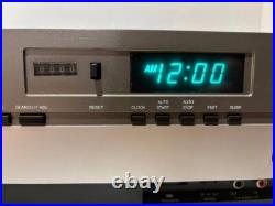 Vintage RCA SelectaVision VGT200 VCR Video Cassette Recorder NO REMOTE Vintage RCA SelectaVision VGT200 VCR Video Cassette Recorder NO REMOTE