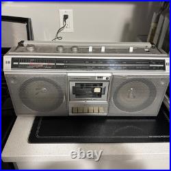 Vintage SCR -10 Realistic Portable Cassette Recorder And Player, Radio Boombox
