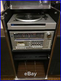 Vintage SDI6000 Record Player, AM/FM Radio and Cassette tape player