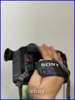 Vintage Sony Handycam CCD-TR7 8mm Video Cassette Recorder Camcorder Japan Vintage Sony Handycam CCD-TR7 8mm Video Cassette Recorder Camcorder Japan