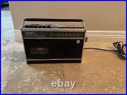 Vtg. SONY CF-200 A Cassette SW AM FM Portable Radio Works Great! Auto Shut Off